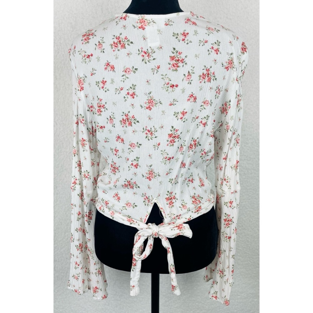 JUST POLLY • White/Multi Floral Print Lace Trim Bell Sleeve Cropped Blouse, L - Picture 7 of 14